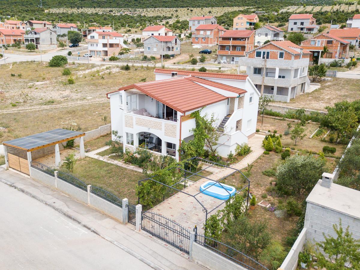 Apartment Larisa Gornji Karin Exterior photo