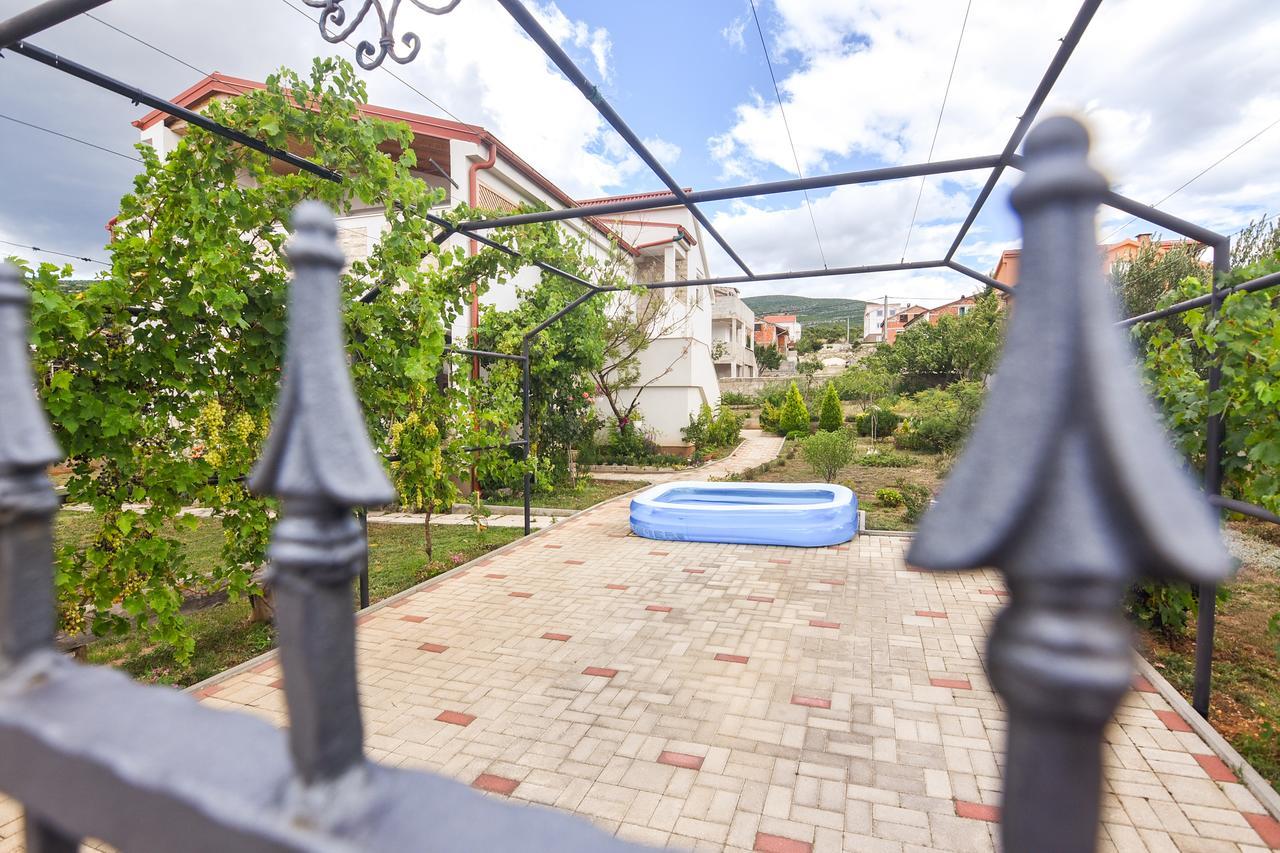 Apartment Larisa Gornji Karin Exterior photo